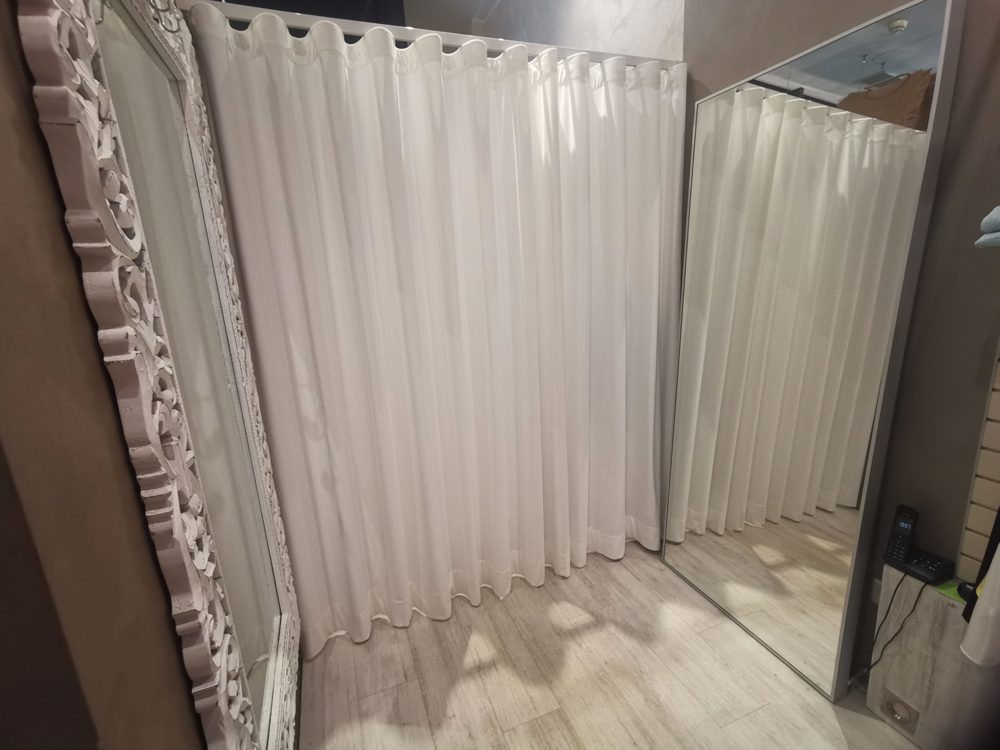 Tenda wave in velluto per camerino boutique Manuela K Lingerie 2